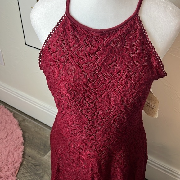 Burgundy Lace Dress - Picture 2 of 4